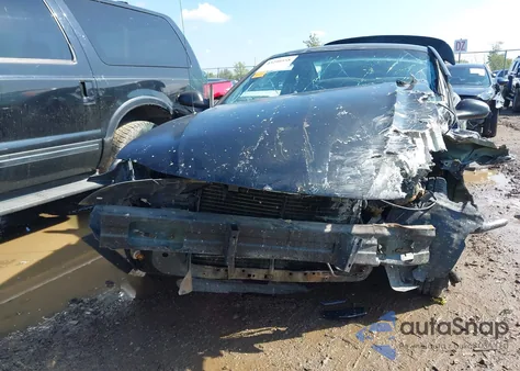 1998 Ford Mustang z USA, uszkodzony, nr VIN 1FAFP4048WF233832